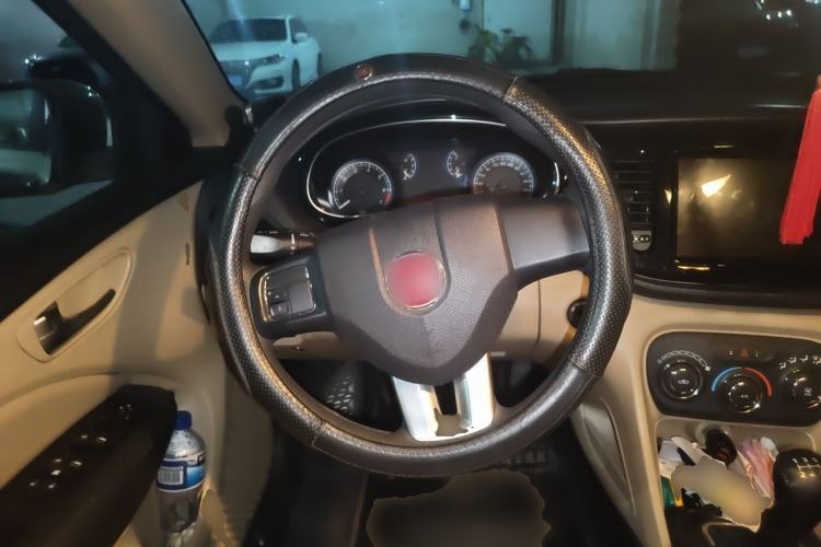 Used Fiat Viaggio 2012 1.4T Manual Enjoyment Edition Steering Wheel