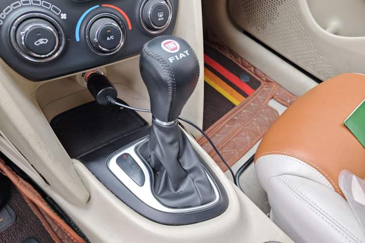 Used Fiat Viaggio 2012 1.4T Automatic Jingxiang Edition Gear Lever