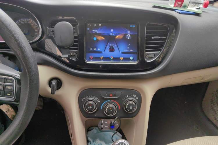 Used Fiat Viaggio 2012 1.4T Manual Enjoyment Edition Audio And AC Panel