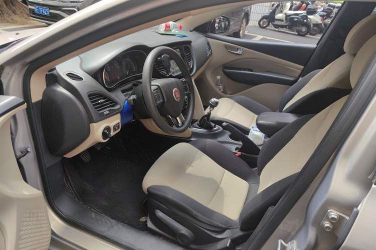 Used Fiat Viaggio 2012 1.4T Manual Enjoyment Edition Driver Seat