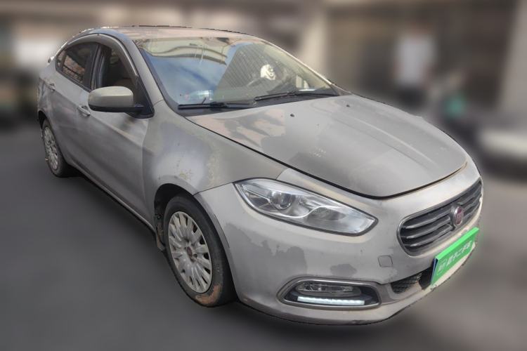 Used Fiat Viaggio 2012 1.4T Manual Enjoyment Edition Front Right 45 Deg