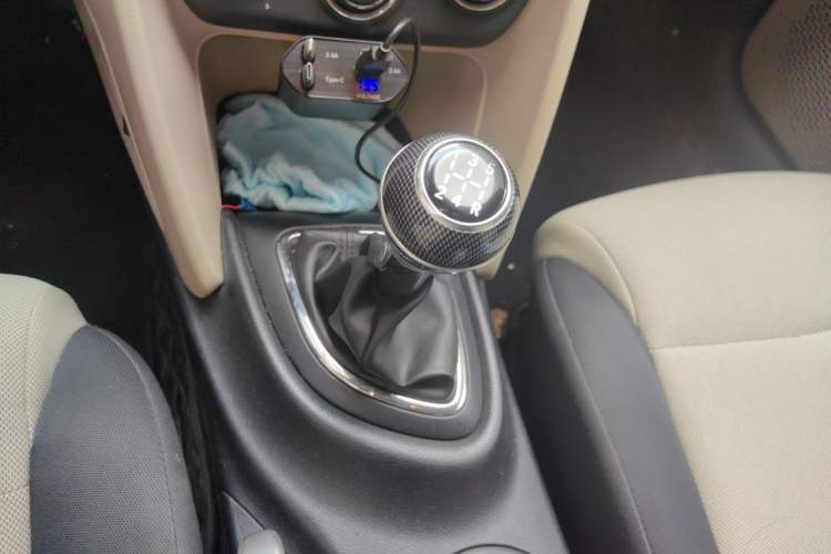 Used Fiat Viaggio 2012 1.4T Manual Enjoyment Edition Gear Lever
