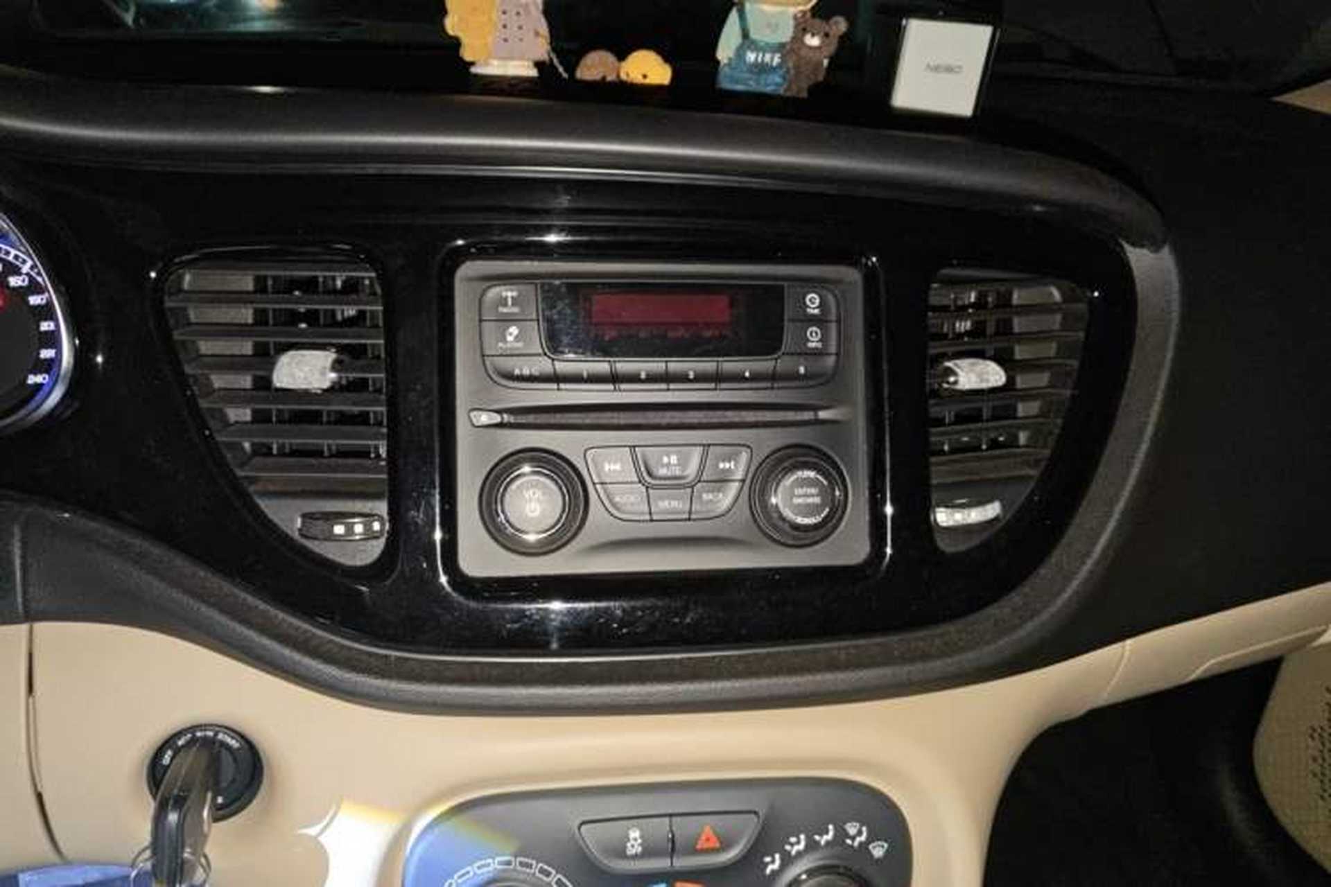 Used Fiat Viaggio 2012 1.4T Automatic Enjoyment Edition Audio And AC Panel