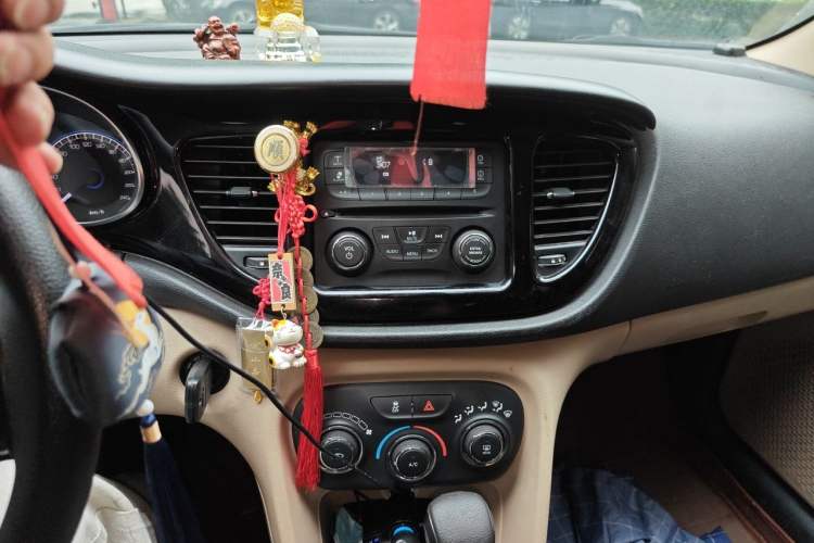 Used Fiat Viaggio 2012 1.4T Automatic Enjoyment Edition Audio And AC Panel