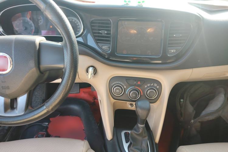 Used Fiat Viaggio 2012 1.4T Automatic Enjoyment Edition Audio And AC Panel