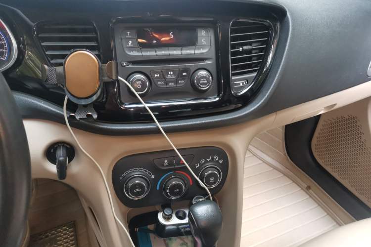 Used Fiat Viaggio 2012 1.4T Automatic Enjoyment Edition Audio And AC Panel