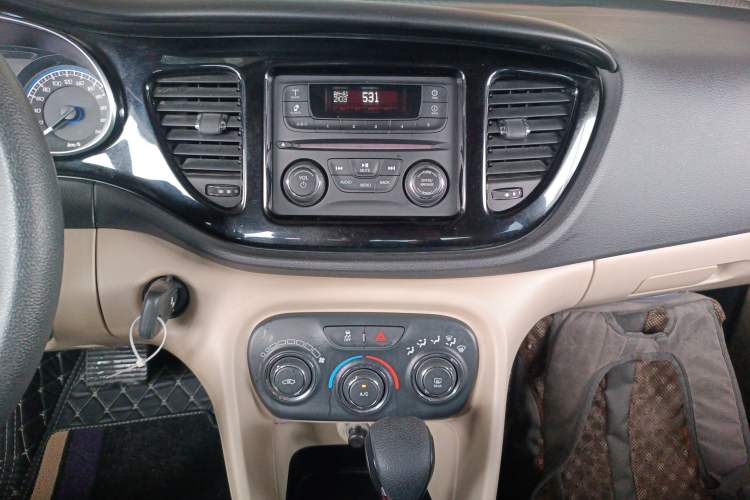 Used Fiat Viaggio 2012 1.4T Automatic Enjoyment Edition Audio And AC Panel