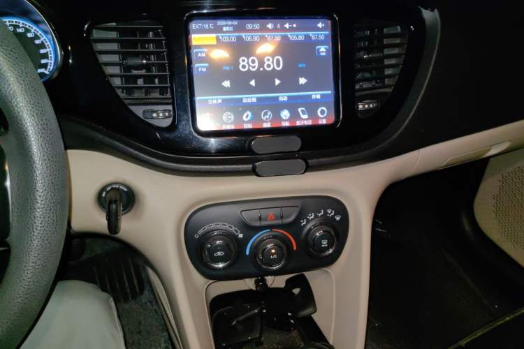 Used Fiat Viaggio 2012 1.4T Manual Enjoyment Edition Audio And AC Panel