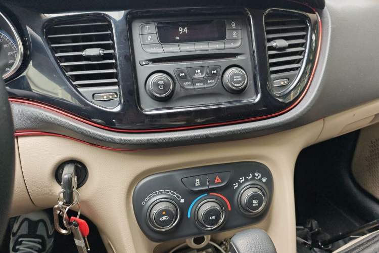 Used Fiat Viaggio 2012 1.4T Automatic Enjoyment Edition Audio And AC Panel