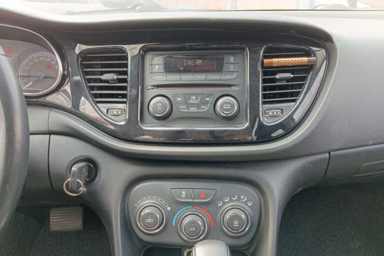 Used Fiat Viaggio 2012 1.4T Automatic Jingxiang Edition Audio And AC Panel