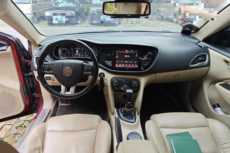 Used Fiat Viaggio 2012 1.4T Automatic Luxury Edition Center Console