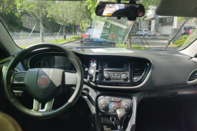 Used Fiat Viaggio 2012 1.4T Automatic Jingxiang Edition Center Console
