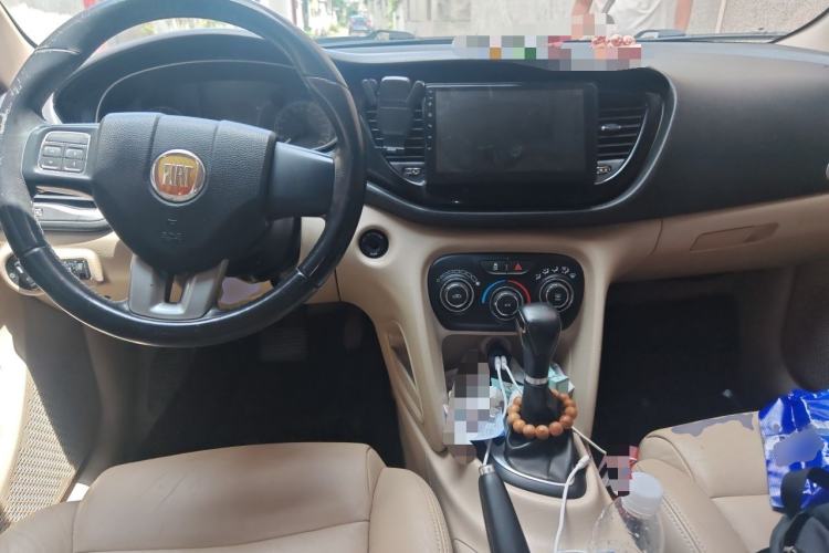 Used Fiat Viaggio 2012 1.4T Automatic Jingxiang Edition Center Console