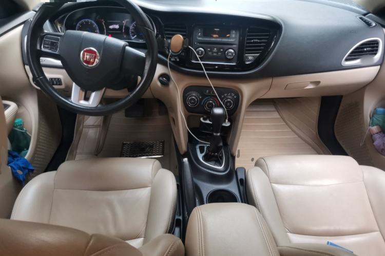 Used Fiat Viaggio 2012 1.4T Automatic Enjoyment Edition Center Console