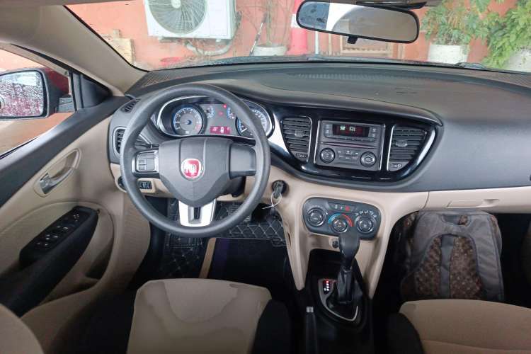Used Fiat Viaggio 2012 1.4T Automatic Enjoyment Edition Center Console