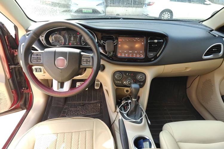 Used Fiat Viaggio 2012 1.4T Automatic Luxury Edition Center Console