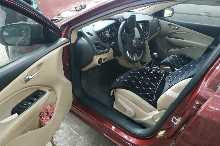 Used Fiat Viaggio 2012 1.4T Manual Enjoyment Edition Driver Seat