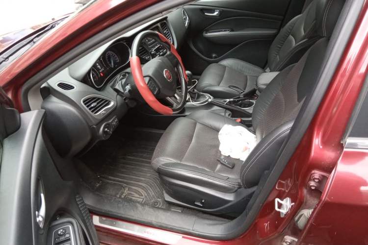 Used Fiat Viaggio 2012 1.4T Automatic Jingxiang Edition Driver Seat