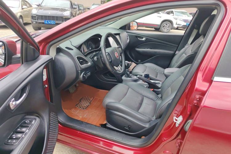 Used Fiat Viaggio 2012 1.4T Automatic Jingxiang Edition Driver Seat