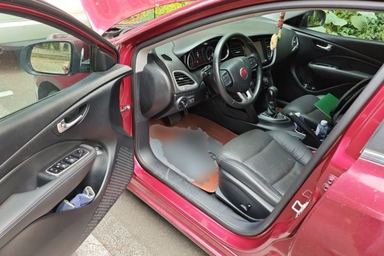 Used Fiat Viaggio 2012 1.4T Automatic Luxury Edition Driver Seat