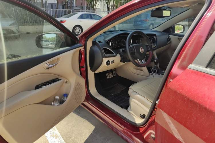 Used Fiat Viaggio 2012 1.4T Automatic Luxury Edition Driver Seat