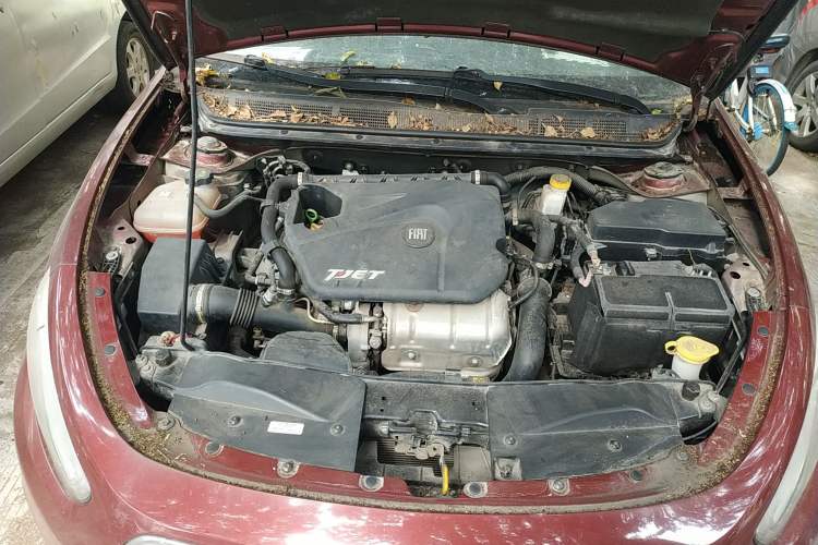 Used Fiat Viaggio 2012 1.4T Manual Enjoyment Edition Engine Bay