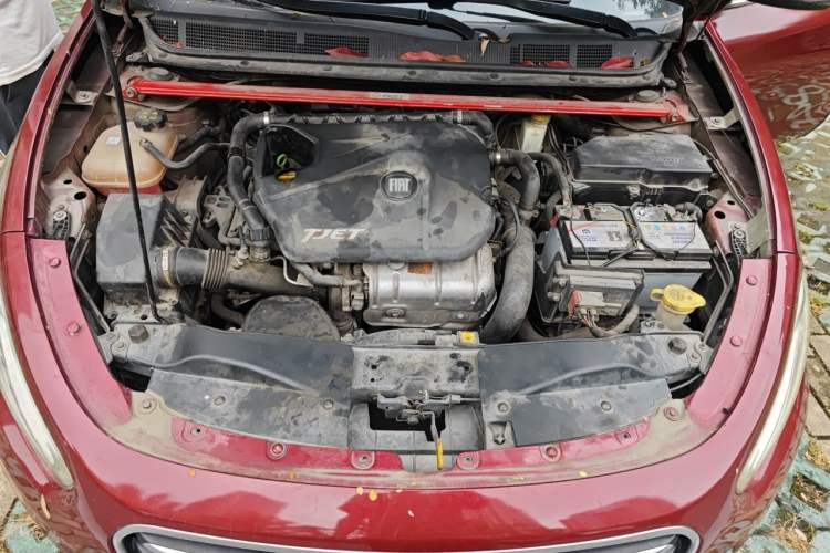 Used Fiat Viaggio 2012 1.4T Automatic Luxury Edition Engine Bay