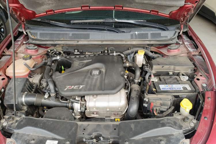 Used Fiat Viaggio 2012 1.4T Automatic Enjoyment Edition Engine Bay