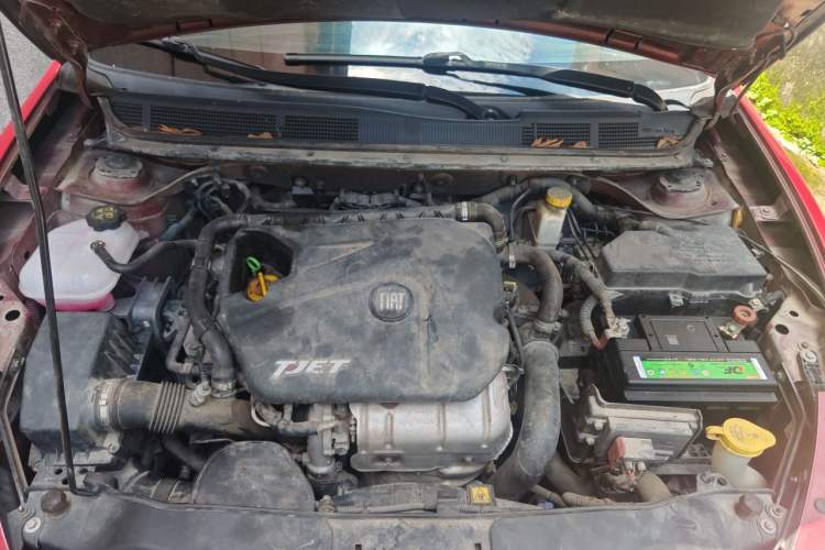 Used Fiat Viaggio 2012 1.4T Automatic Jingxiang Edition Engine Bay