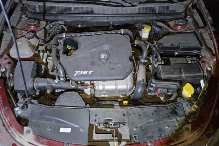 Used Fiat Viaggio 2012 1.4T Automatic Enjoyment Edition Engine Bay