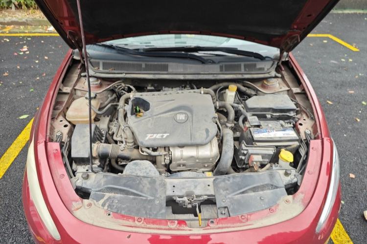 Used Fiat Viaggio 2012 1.4T Automatic Enjoyment Edition Engine Bay