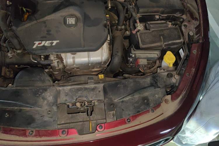 Used Fiat Viaggio 2012 1.4T Automatic Enjoyment Edition Engine Bay Left
