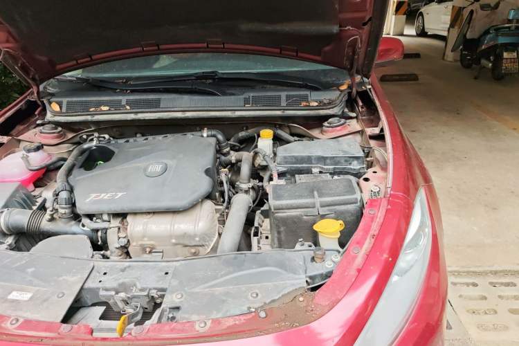Used Fiat Viaggio 2012 1.4T Manual Enjoyment Edition Engine Bay Left
