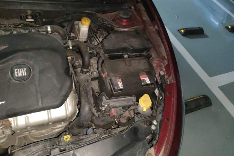 Used Fiat Viaggio 2012 1.4T Automatic Jingxiang Edition Engine Bay Left