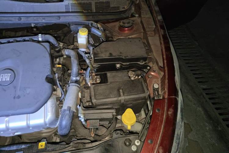 Used Fiat Viaggio 2012 1.4T Automatic Enjoyment Edition Engine Bay Left