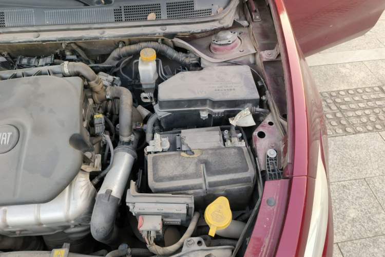 Used Fiat Viaggio 2012 1.4T Automatic Jingxiang Edition Engine Bay Left