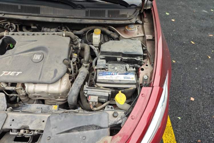 Used Fiat Viaggio 2012 1.4T Automatic Enjoyment Edition Engine Bay Left