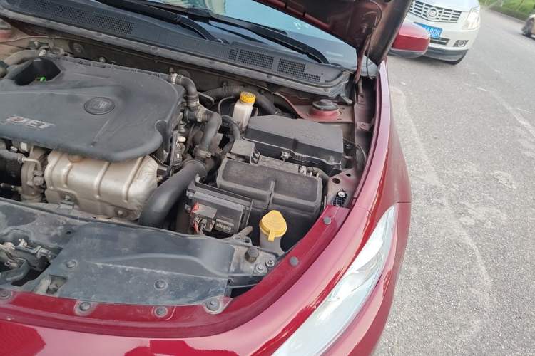 Used Fiat Viaggio 2012 1.4T Automatic Enjoyment Edition Engine Bay Left