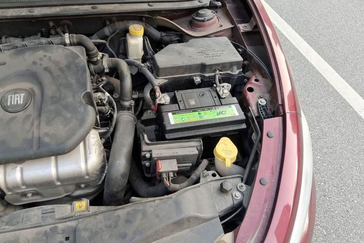 Used Fiat Viaggio 2012 1.4T Automatic Jingxiang Edition Engine Bay Left