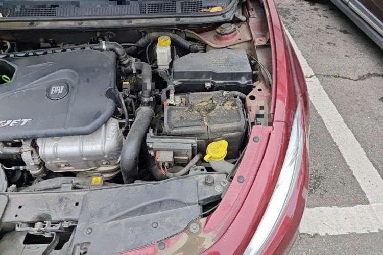 Used Fiat Viaggio 2012 1.4T Automatic Enjoyment Edition Engine Bay Left