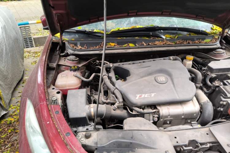 Used Fiat Viaggio 2012 1.4T Automatic Jingxiang Edition Engine Bay Right