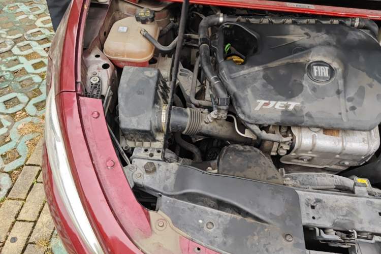 Used Fiat Viaggio 2012 1.4T Automatic Luxury Edition Engine Bay Right
