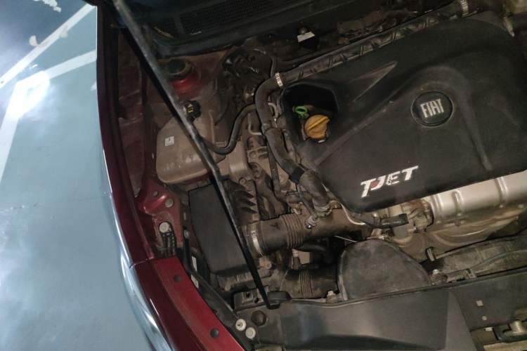 Used Fiat Viaggio 2012 1.4T Automatic Jingxiang Edition Engine Bay Right