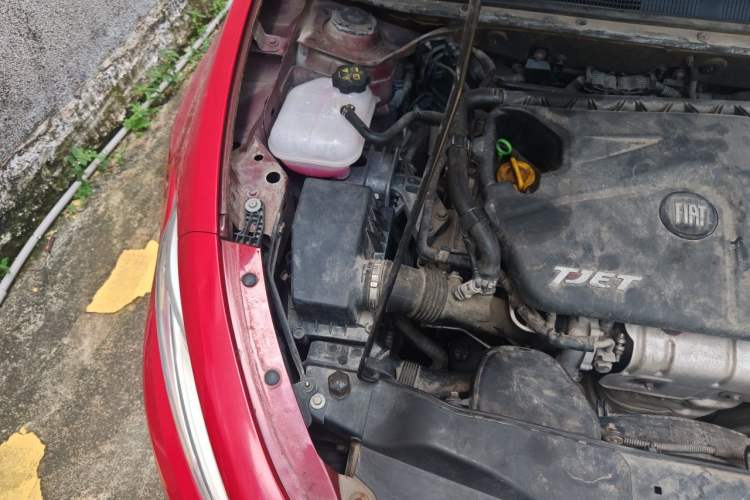 Used Fiat Viaggio 2012 1.4T Automatic Jingxiang Edition Engine Bay Right