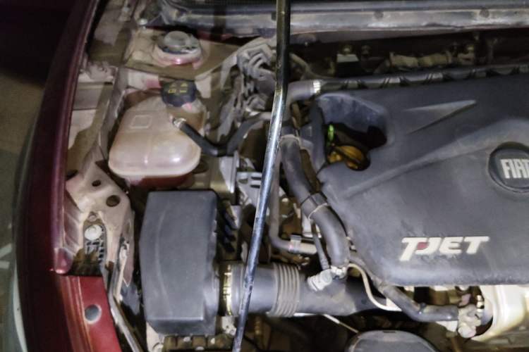 Used Fiat Viaggio 2012 1.4T Automatic Jingxiang Edition Engine Bay Right