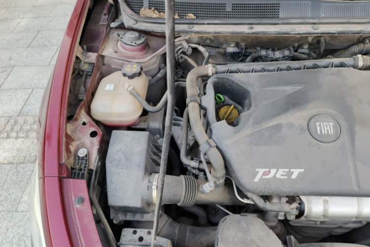 Used Fiat Viaggio 2012 1.4T Automatic Jingxiang Edition Engine Bay Right
