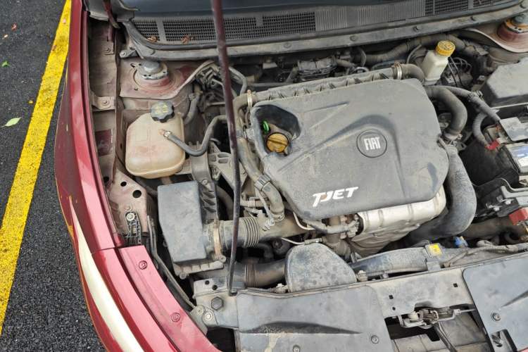 Used Fiat Viaggio 2012 1.4T Automatic Enjoyment Edition Engine Bay Right