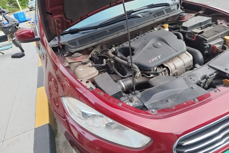 Used Fiat Viaggio 2012 1.4T Automatic Enjoyment Edition Engine Bay Right