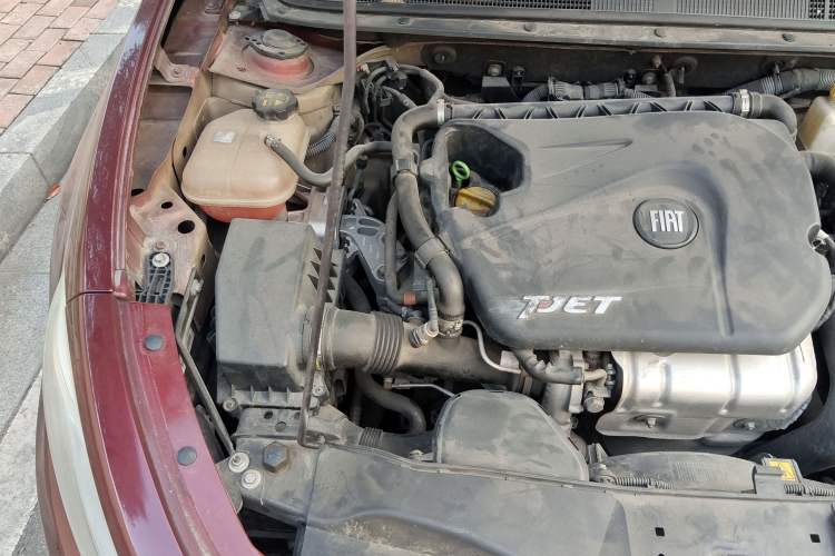 Used Fiat Viaggio 2012 1.4T Automatic Jingxiang Edition Engine Bay Right