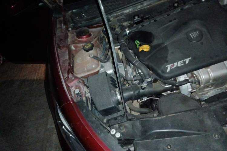 Used Fiat Viaggio 2012 1.4T Automatic Jingxiang Edition Engine Bay Right